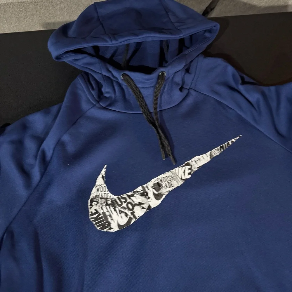 Nike Basketball Navy Blue Hoodie - Picture 2 of 6